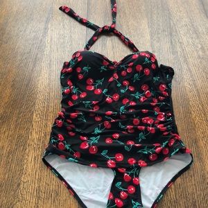 NWOT women’s retro style bathing suit